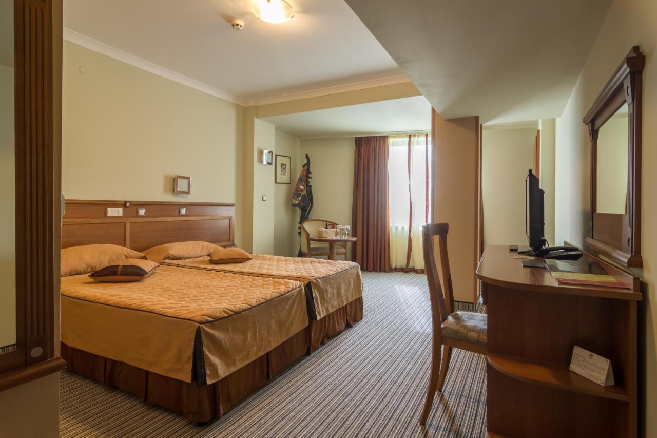 Diplomat Plaza Hotel&Resort Lukovit Esterno foto
